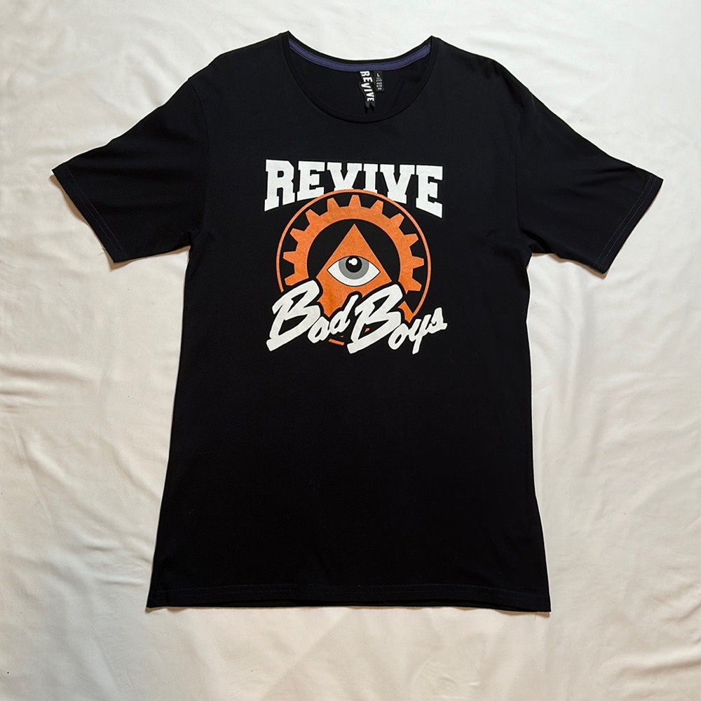 NWOT Men’s Revive Bad Boys Graphic Tshirt Size Large